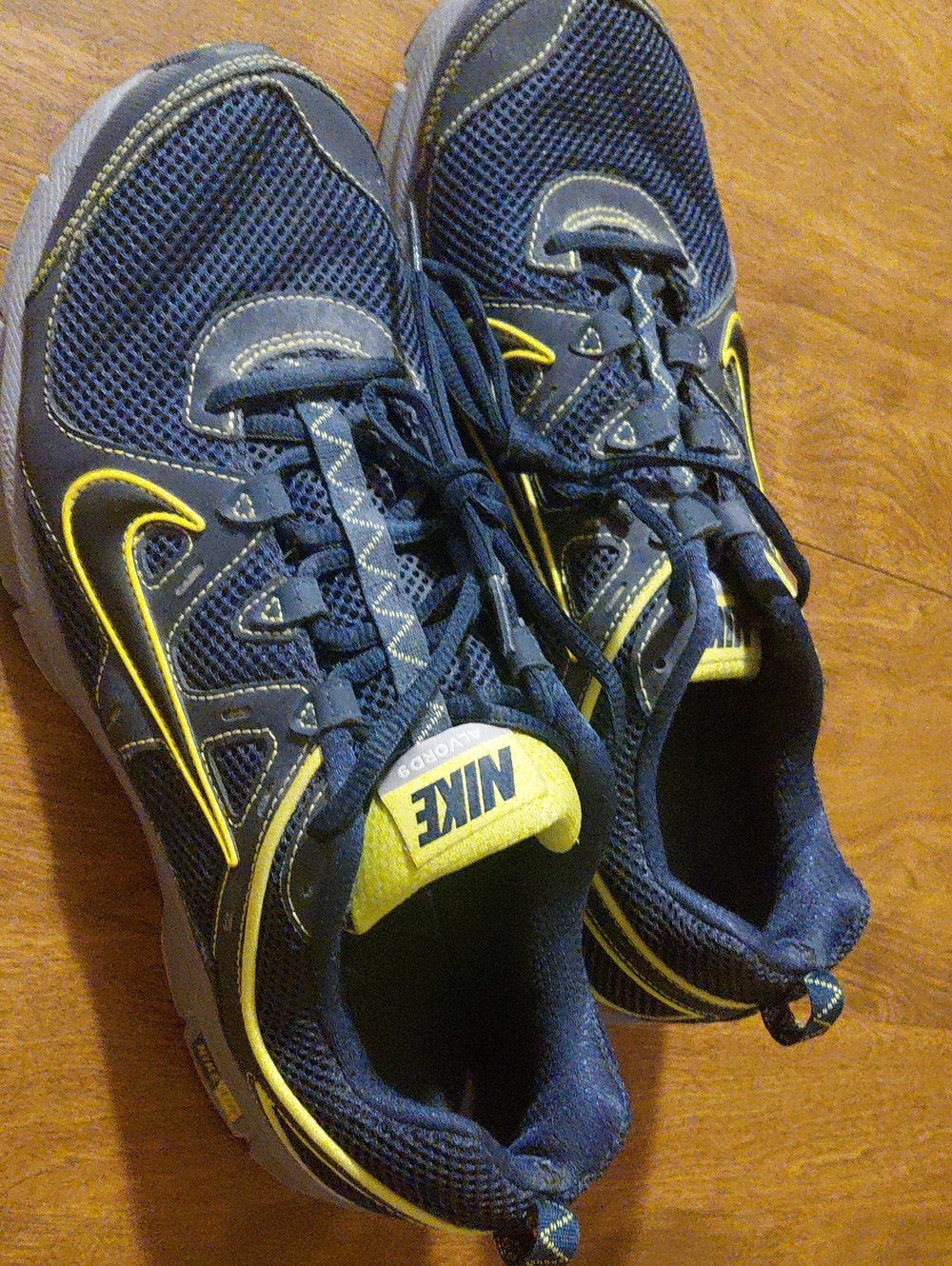 Nike Men's Navy and Yellow Athletic Running Shoes
